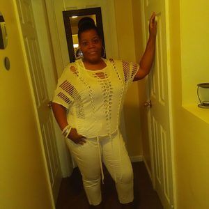 Meet your Posher, Yvette